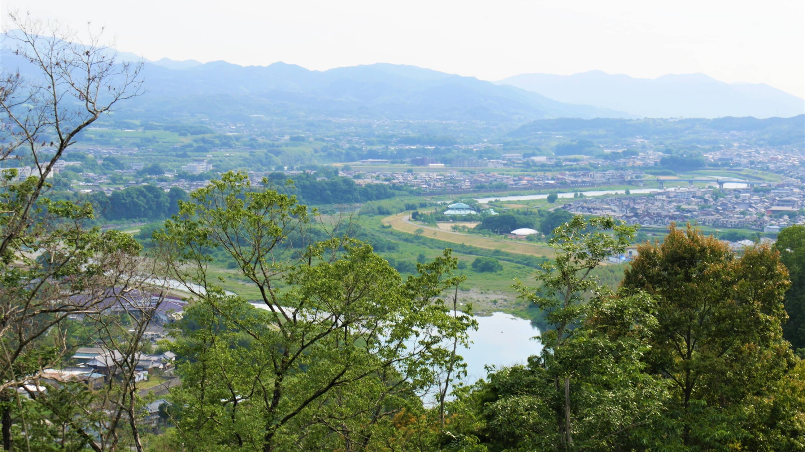 榮山寺裏山の展望台からの眺望